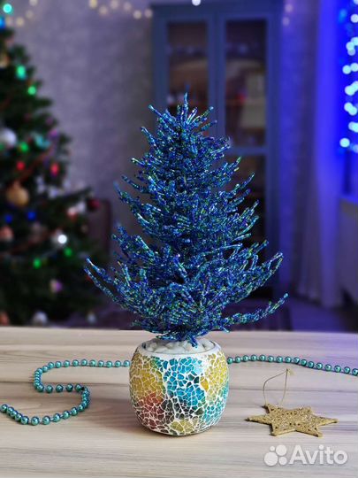 Елка новогодняя из бисера ручной работы настольная