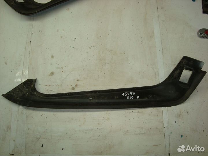 Накладка проема багажника правая W210 A2106930233