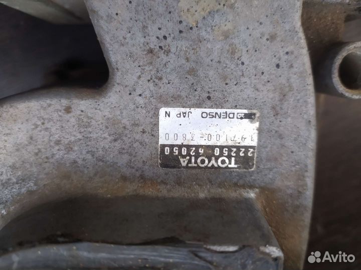 Датчик массового расхода воздуха Тойота Camry VZV