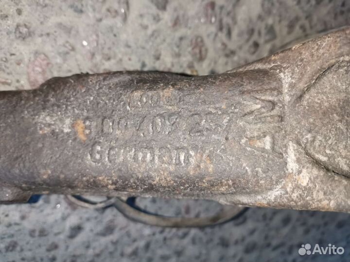 Кулак поворотный audi a4 b5