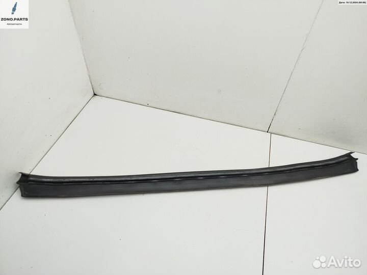 Уплотнитель капота 51767199435, 7199435 на BMW 7 F01/F02 (2008-2015)