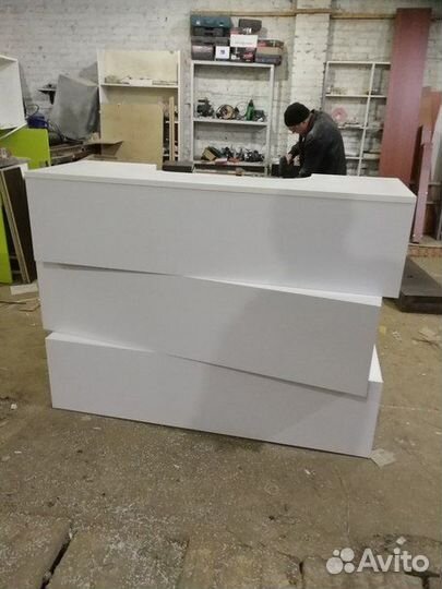 Стойка ресепшн для администратора