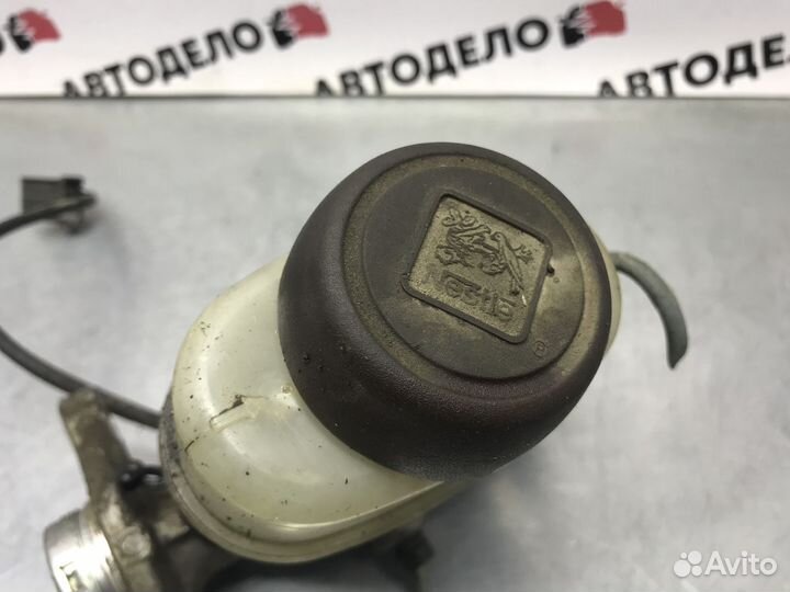 Главный тормозной цилиндр Nissan Pulsar N15 1998 г