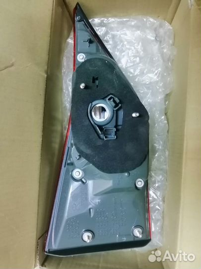 Фонарь на крышку багажника Lexus GS