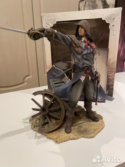 Фигурка из игр assassins creed unity