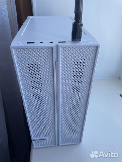 Системный блок и монитор