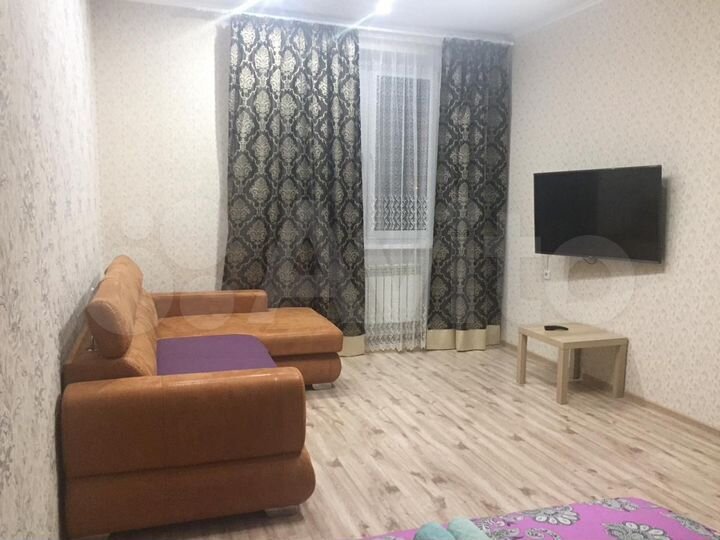 1-к. квартира, 42 м², 2/5 эт.