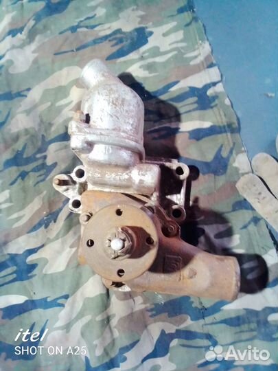 Водяной насос газ 21