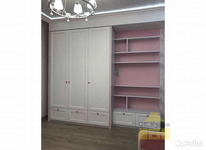 Шкаф с зеркалом