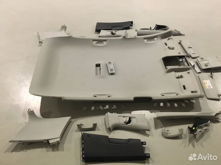 Комплектующие потолка, козырьки, стойки VW Golf 7