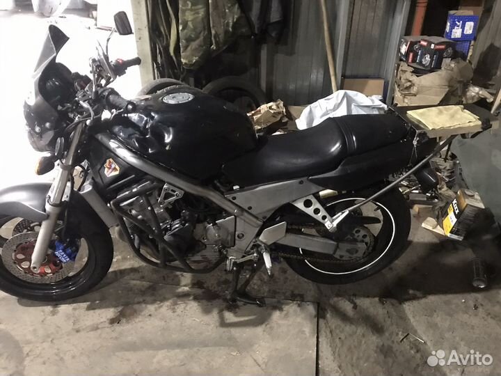 Honda cb1