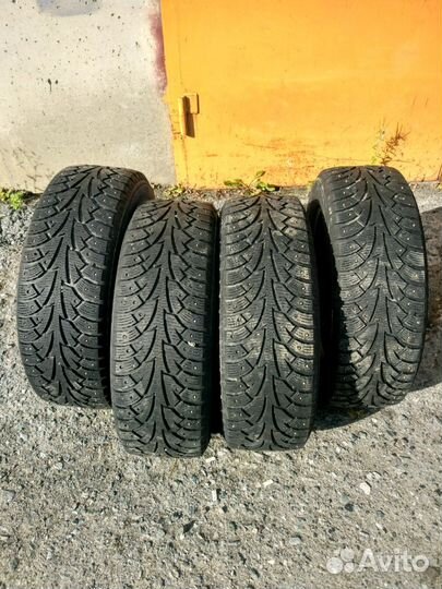 Hankook Winter I'Pike W409 215/60 R17
