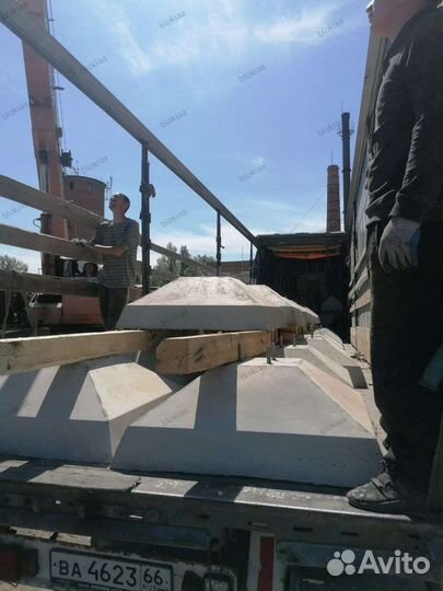 Бетонное основание для флагштока