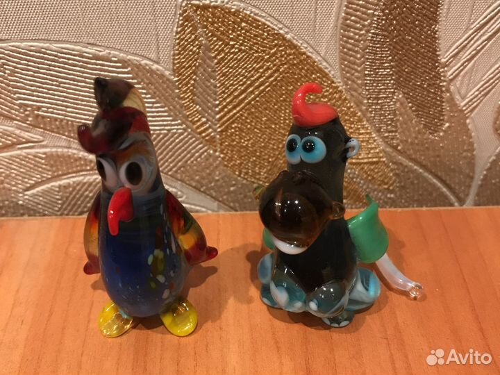 Фигурки из цветного стекла