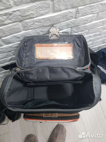 Школьный рюкзак Hummingbird