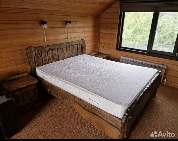 Спальный гарнитур из массива