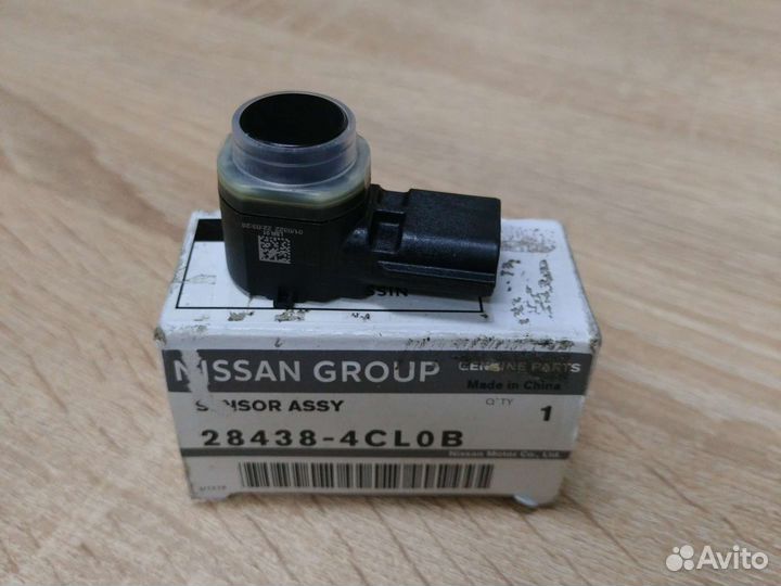 Датчик парковки Nissan