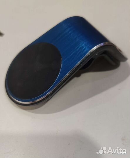 Магнитный держатель для телефона автомобильный