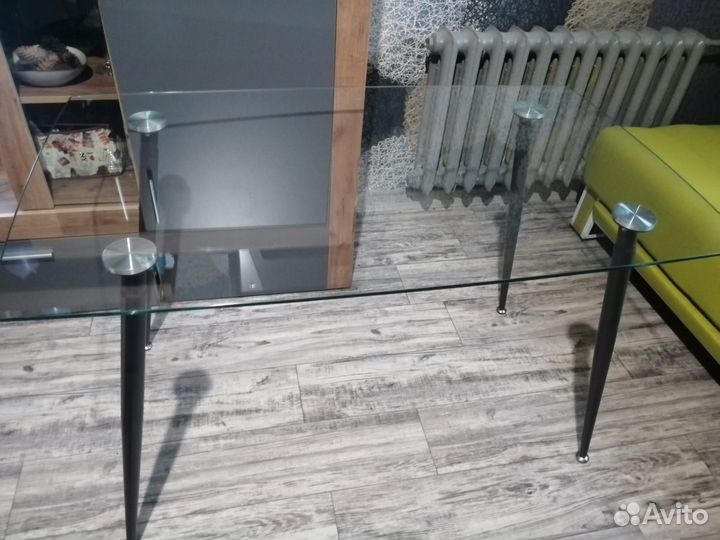 Кухонный стол