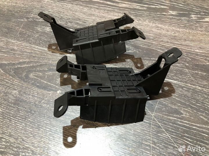 Кронштейны радаров side assist tiguan II