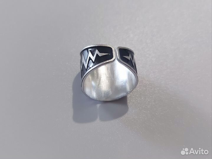 Кольцо с черепом черное, регулируемое