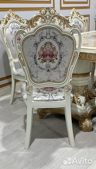 Столы и стулья