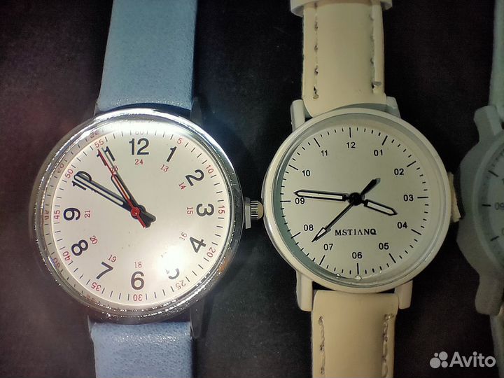 Кварцевые наручные часы