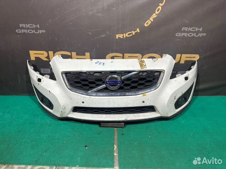 Бампер передний Volvo C30 MK B5244S4 2010