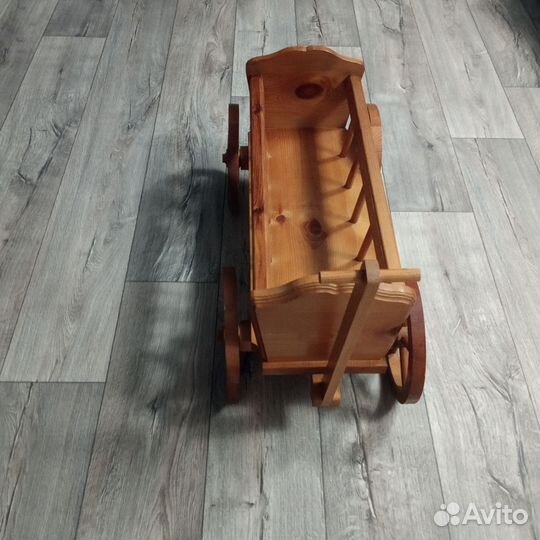 Деревянное тележка