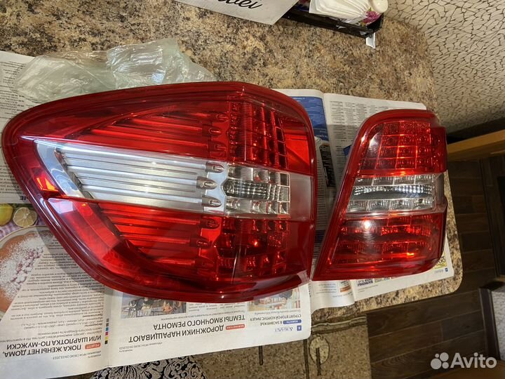 Mercedes ML W164 комплект задних LED фонарей