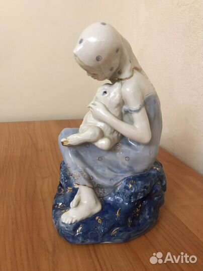 Статуэтка времен СССР