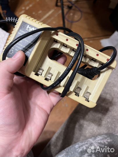 Зарядное устройство для аккумуляторных батареек аа