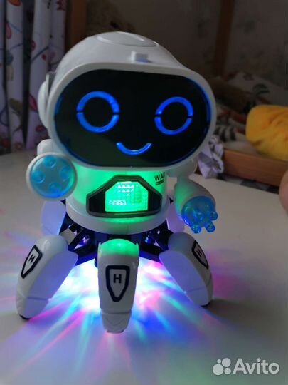 Игрушка робот- осьминожка. Швейная машинка, утюг