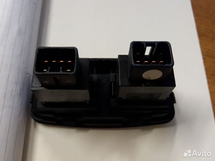 Кнопка обогрева сидений Hyundai Tucson 2004-2010