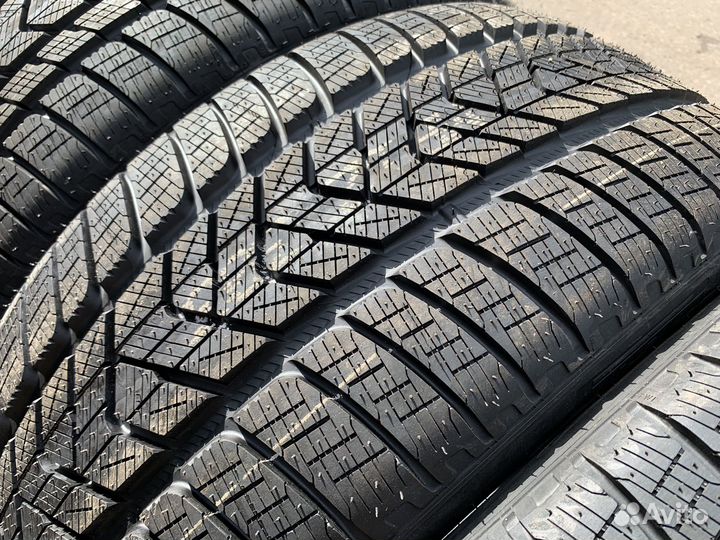 Pirelli Scorpion Winter 315/35 R22 и 275/40 R22