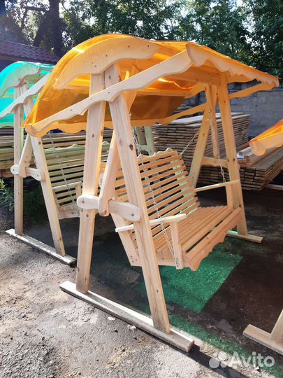 Садовые качели из дерева