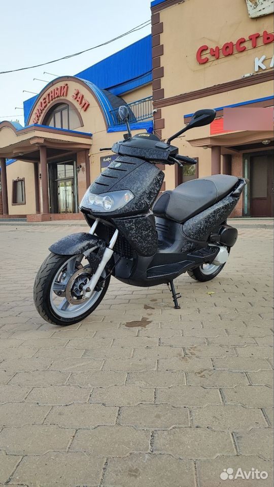 Скутер Benelli Caffenero 250