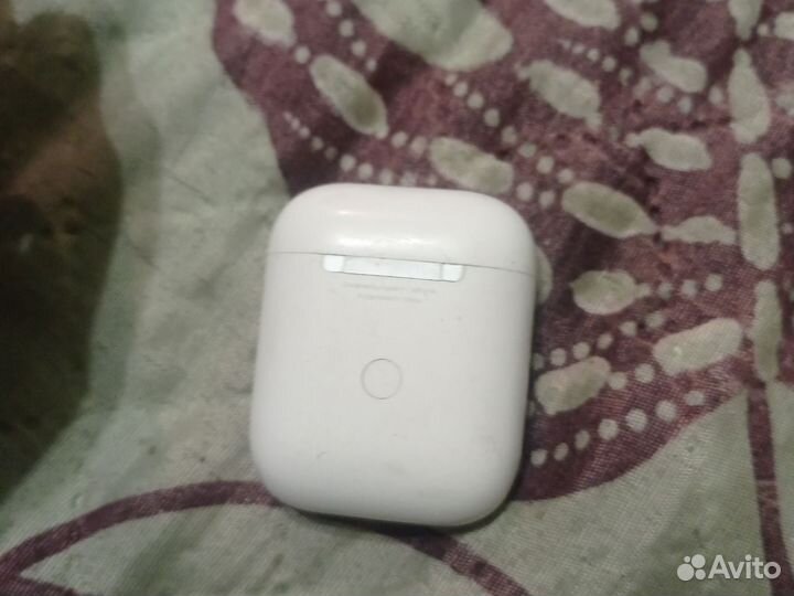 Airpods 2 правый наушник не работает