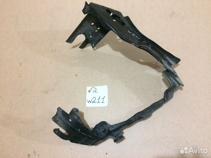 Крепление фар(очко) Mercedes W211