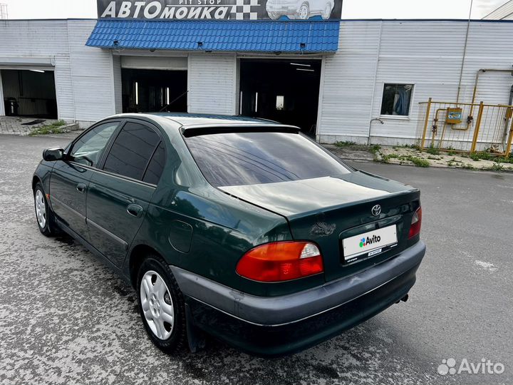 Toyota Avensis 1.8 МТ, 1998, 250 000 км