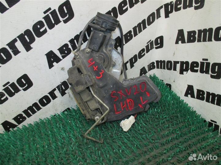 Замок двери передний левый Toyota Camry MCV20