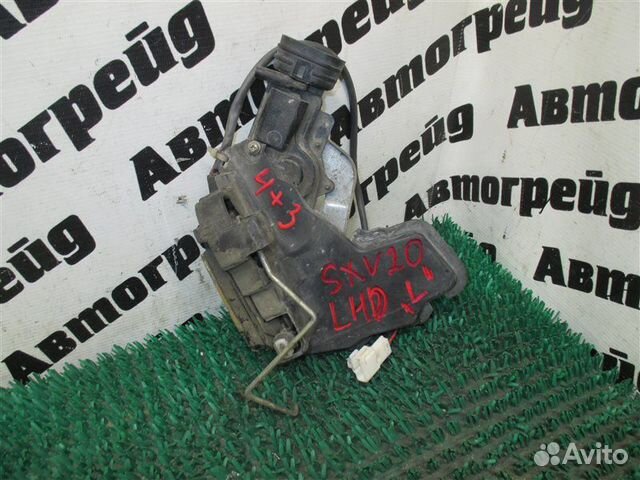 Замок двери передний левый Toyota Camry MCV20