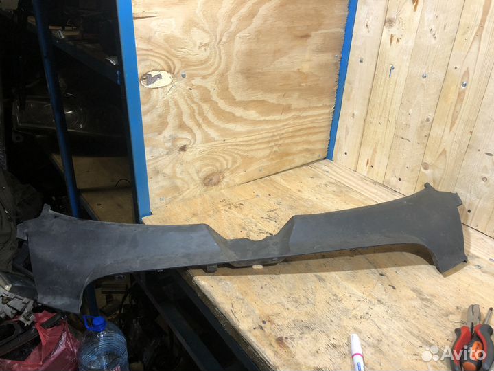 Накладка замка капота Audi A6 C6