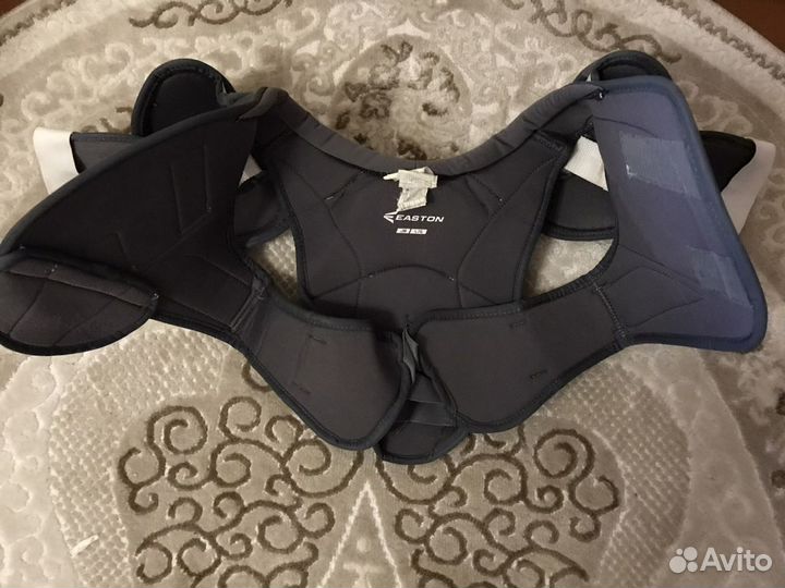 Нагрудник хоккейный