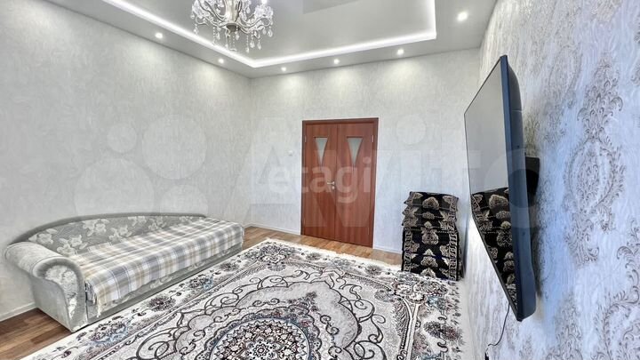 2-к. квартира, 70,3 м², 7/8 эт.