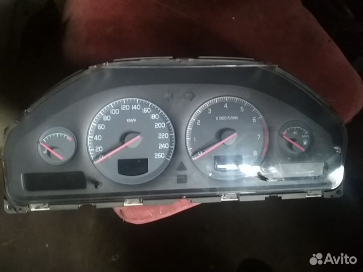 Щиток приборов Volvo s80