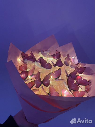 Светящийся букет из бабочек