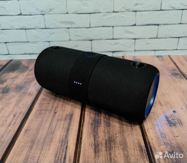 Беспроводная Bluetooth колонка с кейсом (новая)