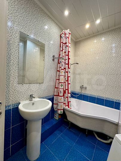 3-к. квартира, 72 м², 1/4 эт.