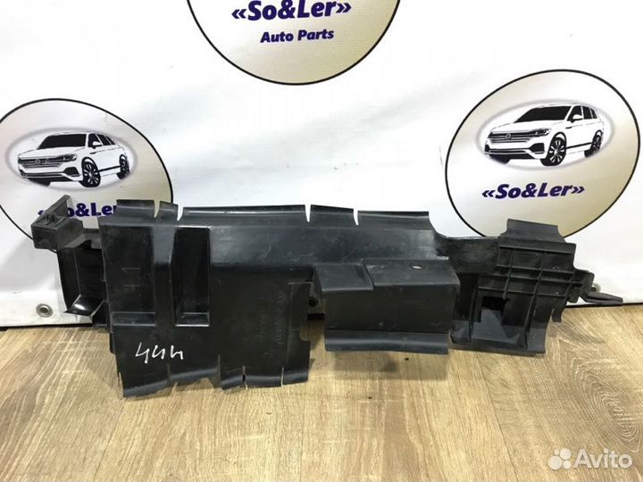 Дефлектор радиатора левый Toyota Rav 4 V A50